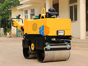 關于小型壓路機應掌握好哪些操作技能呢？